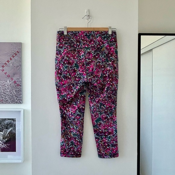 Lululemon Swift Speed High-Rise Crop 21"
Floral Electric Multi - Picture 8 of 9